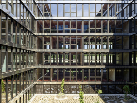 Blick in den Innenhof Eichenweg 5